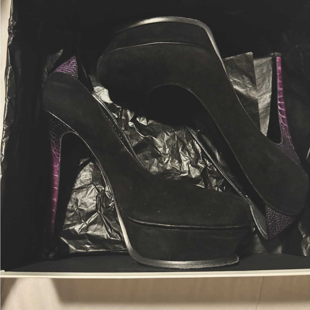 YSL Tribute 105 black suede pump with purple/ lavender heels SZ 38.5 ~ orig 1095